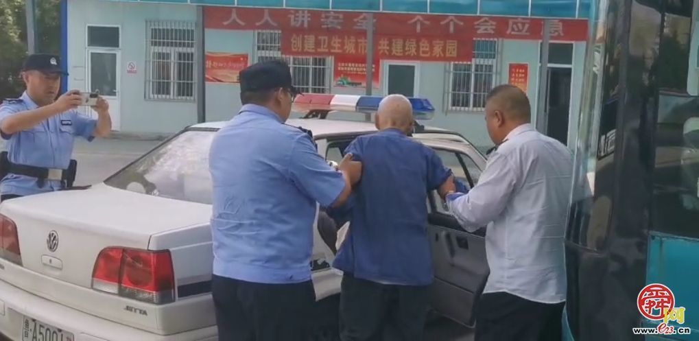 为ta点赞｜老人乘公交迷路，济南公交好心司机报警助回家