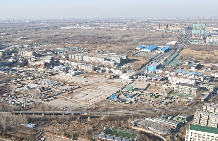 交相辉映！腊山河西路北延项目小清河两岸引桥显露雏形