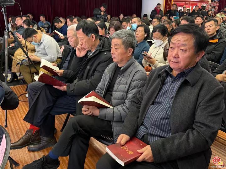 章丘作家牛余和《蘸火记》新书发布会举行！