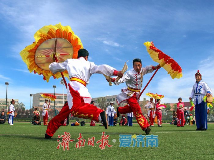 “狗熊哆嗦毛”出圈，济南商河千年秧歌舞出更广阔天地
