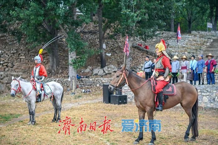 玉符河畔放个假！秘境石崮寨金秋上新