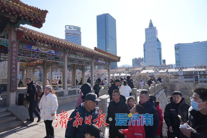 “泉”在济南过大年｜济南解放阁成春节假期热门“打卡地”
