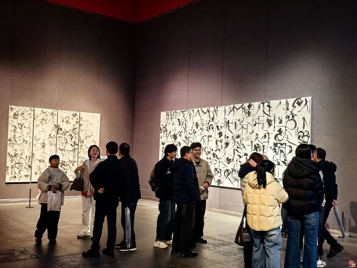 词语和书写的边界：刘彦湖卢俊舟双个展启幕 探索书法当代性新表达