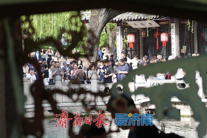 一年四季 泉在济南｜泉城春日似夏 泉水欢涌引客来