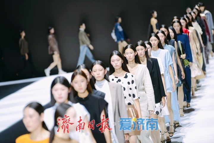 图集：“泉河映裳 泺启新程”2026济南时装周启幕