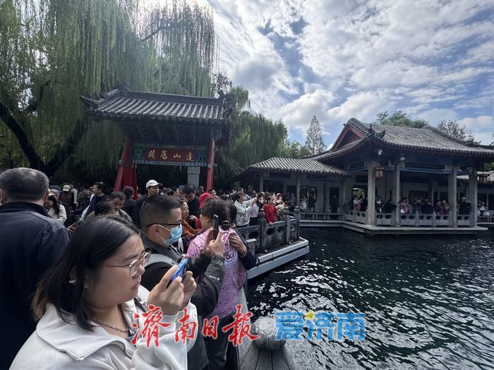 一年四季 泉在济南丨趵突泉水位攀升至30.32米 再现“腾空”盛景引客来