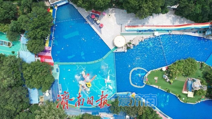 一年四季 泉在济南丨清凉与绿意交织 泉城公园水上世界成避暑热门地