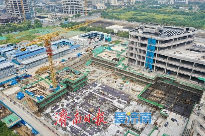济南西客站中轴线B-3项目建设稳步推进，预计2026年竣工