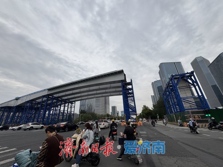 高架长龙跨经十路！凤凰黄河大桥南延工程展现城市雄姿