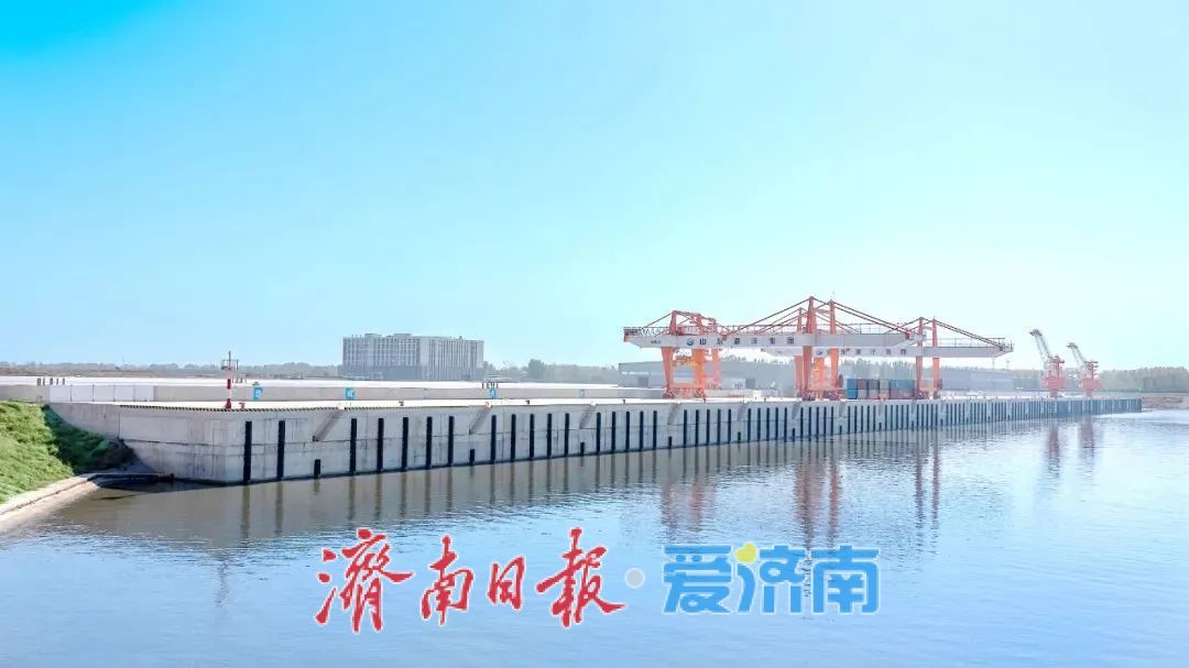 小清河济南港至阿帕帕港“河海联运”外贸业务成功试航