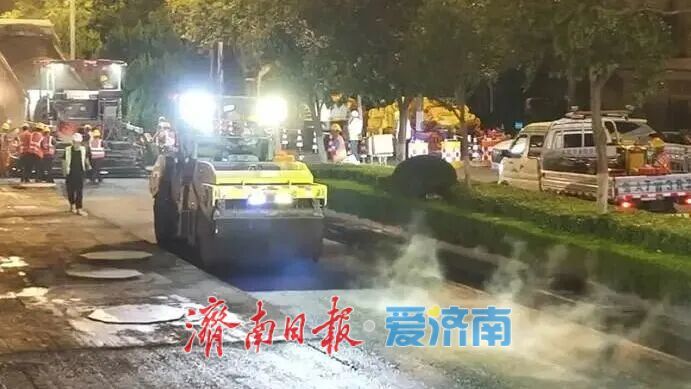 提升抗车辙抗疲劳能力！经十路这种新材料太抗压了！