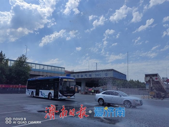 以练促改、以练促防 济南公交集团开展“安全生产月”综合应急演练