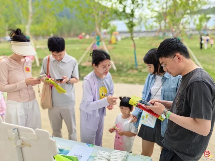 扫码“章”握山色！济南“一城山色登山打卡”走进芦南村&nbsp; “村游”与“登山”双向升温
