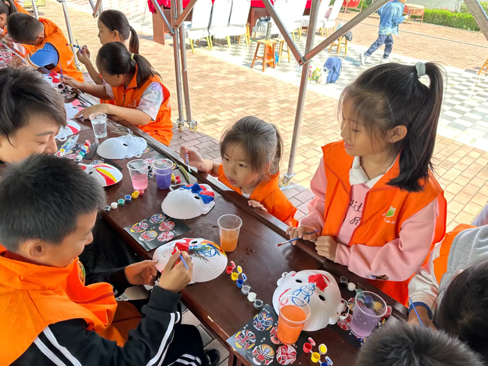 普集街道举办“学用‘千万工程’礼赞丰收中国”暨桥子村第十五届“戏曲文化节”活动