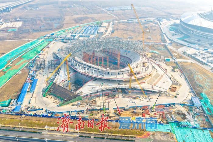 济南黄河体育中心体育馆钢结构屋盖雏形已现