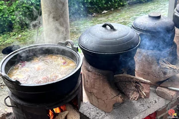 超绝山村！戏剧节、村BA、梆子腔、伏羊汤。官庄街道石匣村“攒”羊唱戏过半年咯！