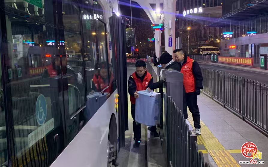 节日我在岗：跨年夜的“引路人”——五一劳动奖章获得者吕鑫