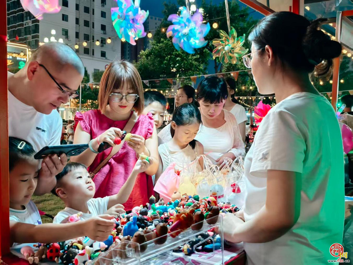 烟火赋新韵 外摆聚活力 济南多点发力激活城市消费新动能