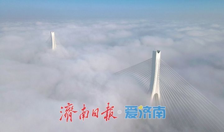 雾锁黄河 塔影独悬