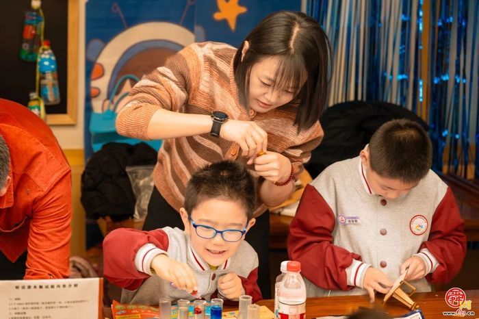 校园变乐园  济南高新区东城逸家小学举办科技游园会