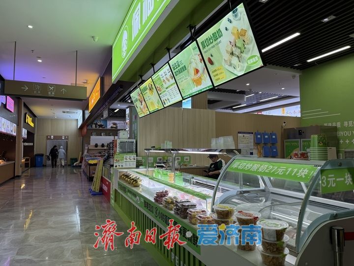 从“歇歇脚”的服务区到“买买买”的会客厅 “过路经济”因何而“火”