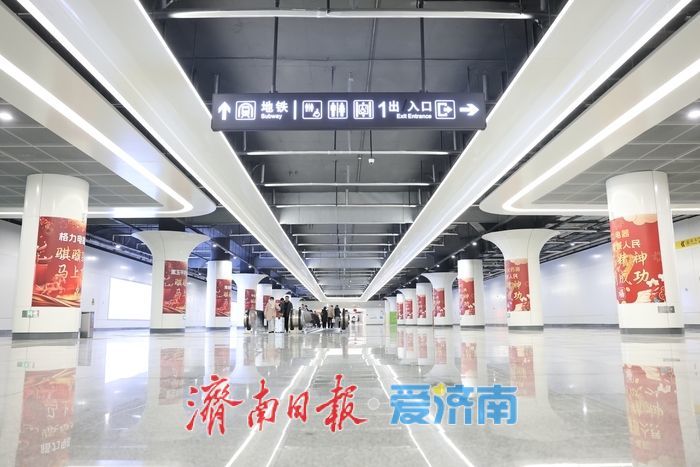 立柱焕新迎新春 泉城年味满归途