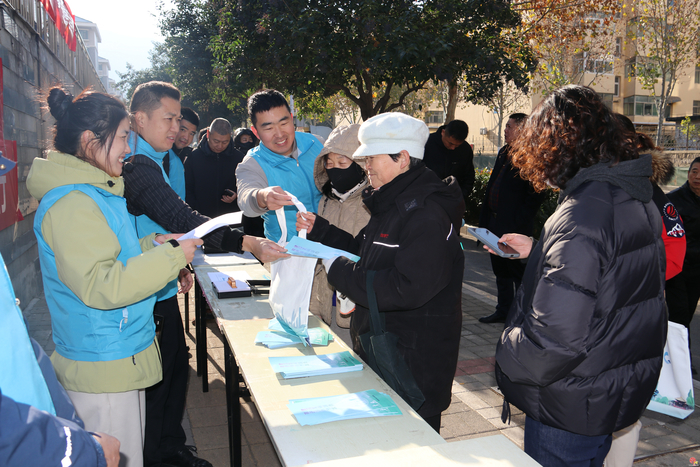 宪法护航·节水同行——省市区三级联动开展社区志愿服务活动