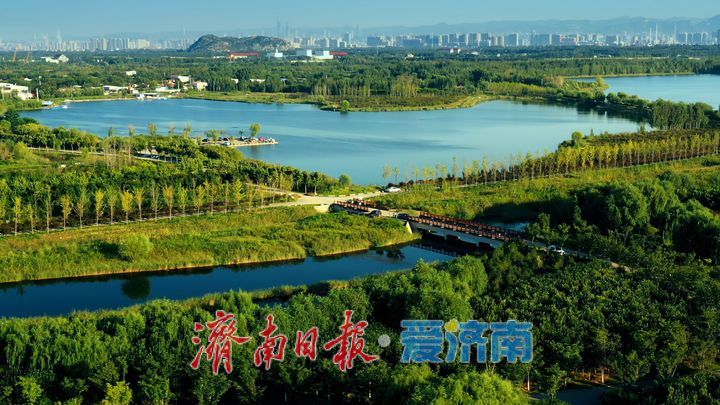 鹊华未老，秋色更新：从赵孟頫的一卷秋色，看济南从“跨河”到“拥河”