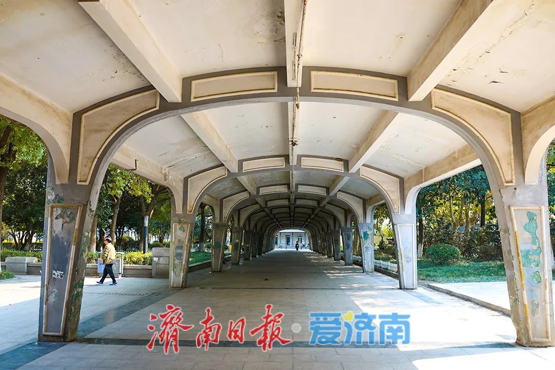 建设者假期坚守岗位，济南高铁、机场、地铁等项目多点开花