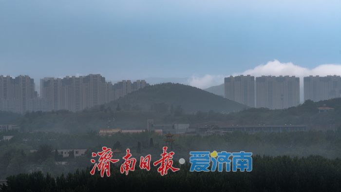 雨幕初收，晴光泼彩！腊山一日览尽两重天