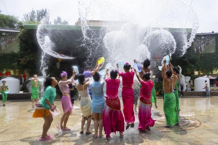 九顶塔泼水节来袭！去济南南山尽享“清凉狂欢”
