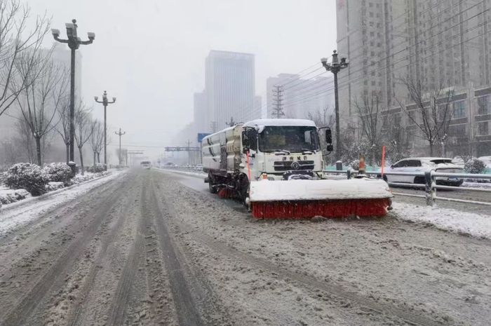 济南各区县以雪为令，全力以赴保畅通护民安