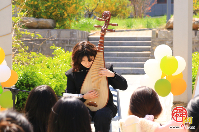 把课堂搬进春天里，一场“阅”会背后的教学改革探索