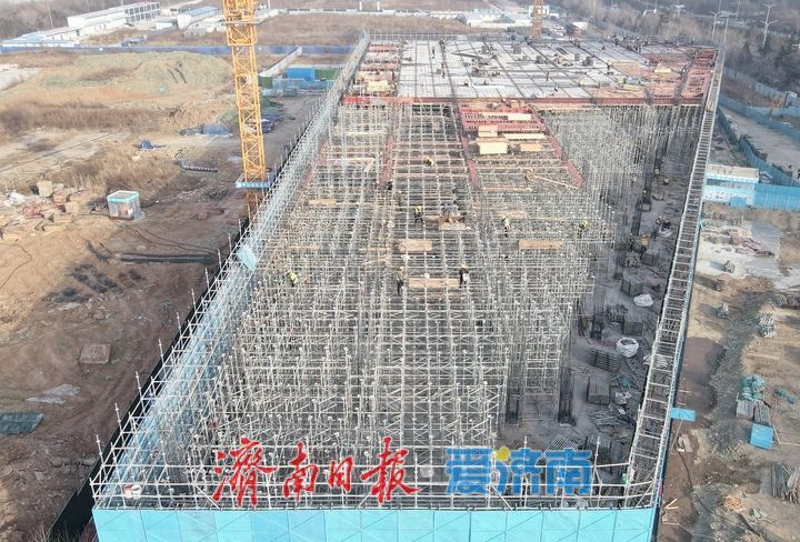 济南西站北侧将新增一座停车楼，提供千余停车位