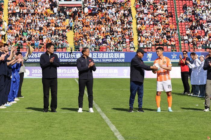 2026齐鲁超赛济南揭幕战，济南队6:0斩获开门红