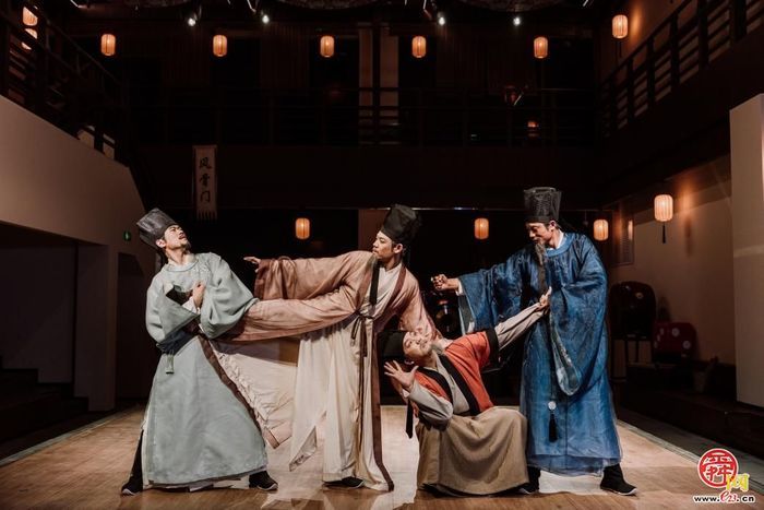 词揽鹊华千年景 易安风骨如梦来 ——如梦令宋词主题演艺乐园盛大开园