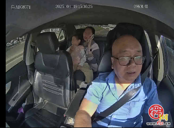 为ta点赞｜济南出租车司机经十路闯红灯救孩子！