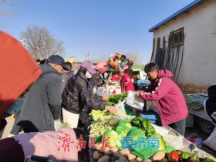 特色大集人气高涨 绘就冬日消费新图景