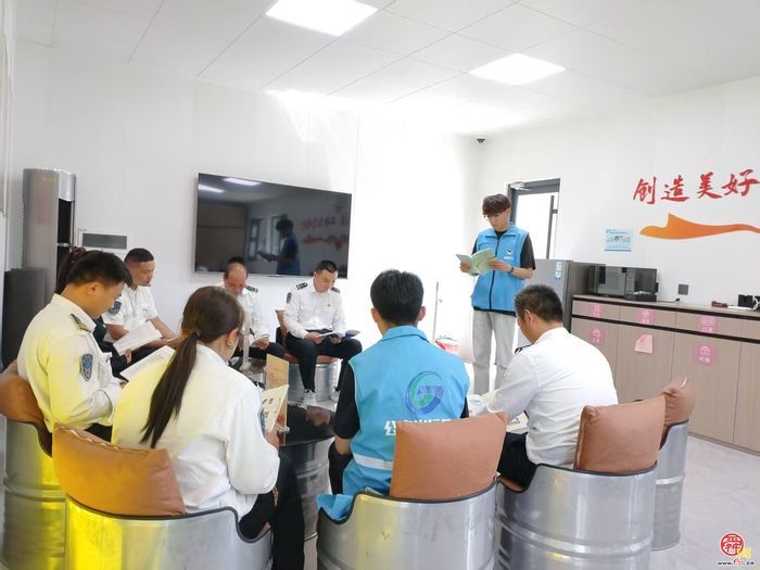 书香润驿站 关爱暖人心——济南公交西八工会驿站举办主题读书会活动