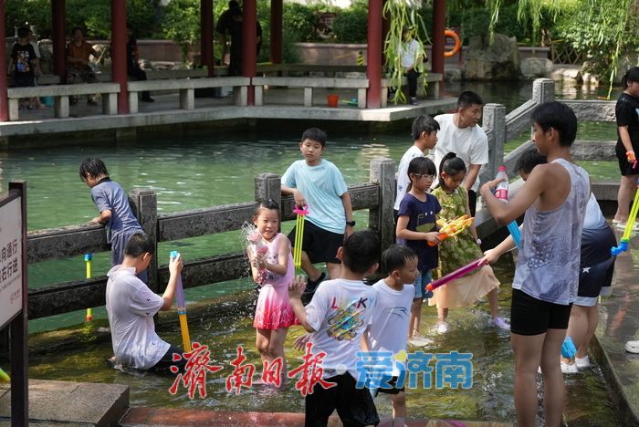 高温炙烤下的泉水“透心凉”