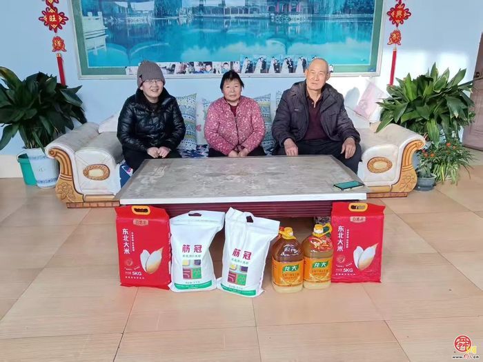 新春慰问暖人心 计生关怀显温情 章丘普集街道走访慰问特殊家庭