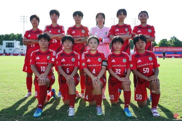 赛史首次！同一所学校男女足同时站上全国领奖台 历城二中双夺季军创校园足球新纪录