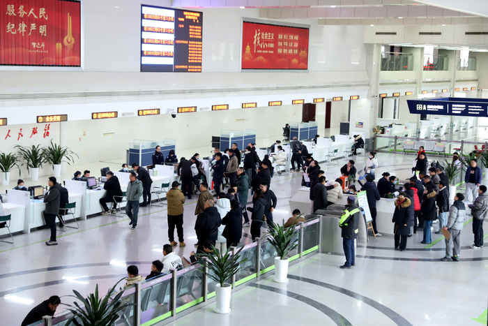 元旦节后首日济南车辆挂牌3458辆，达正常工作日业务量三倍，车管部门提醒