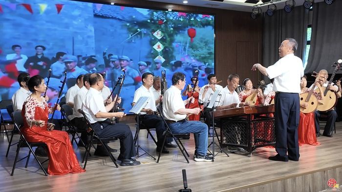 大手牵小手，济南市历下区燕山小学孩子们的儿童节这样温暖度过~