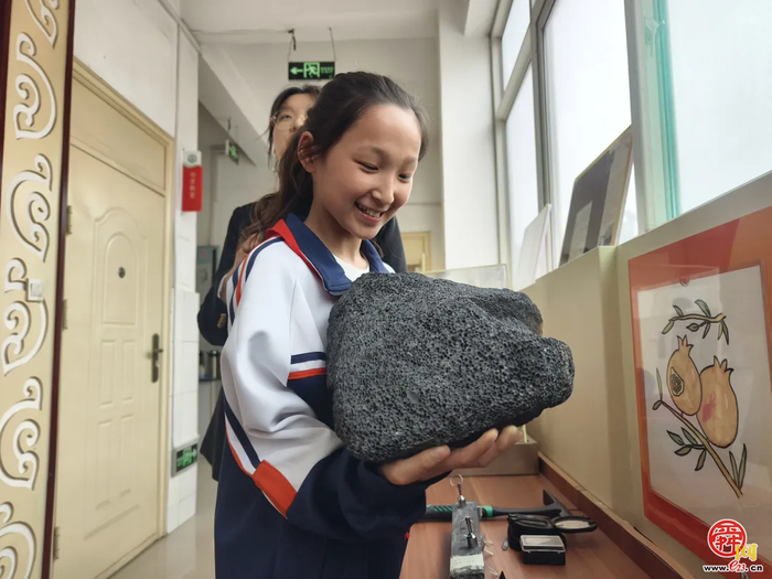 地质科普润童心 民族团结一家亲