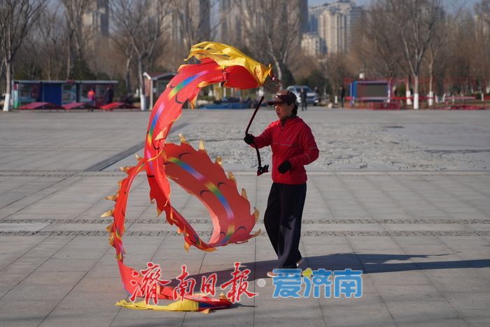 迎新春舞“彩龙”，乐享健身与传统年味