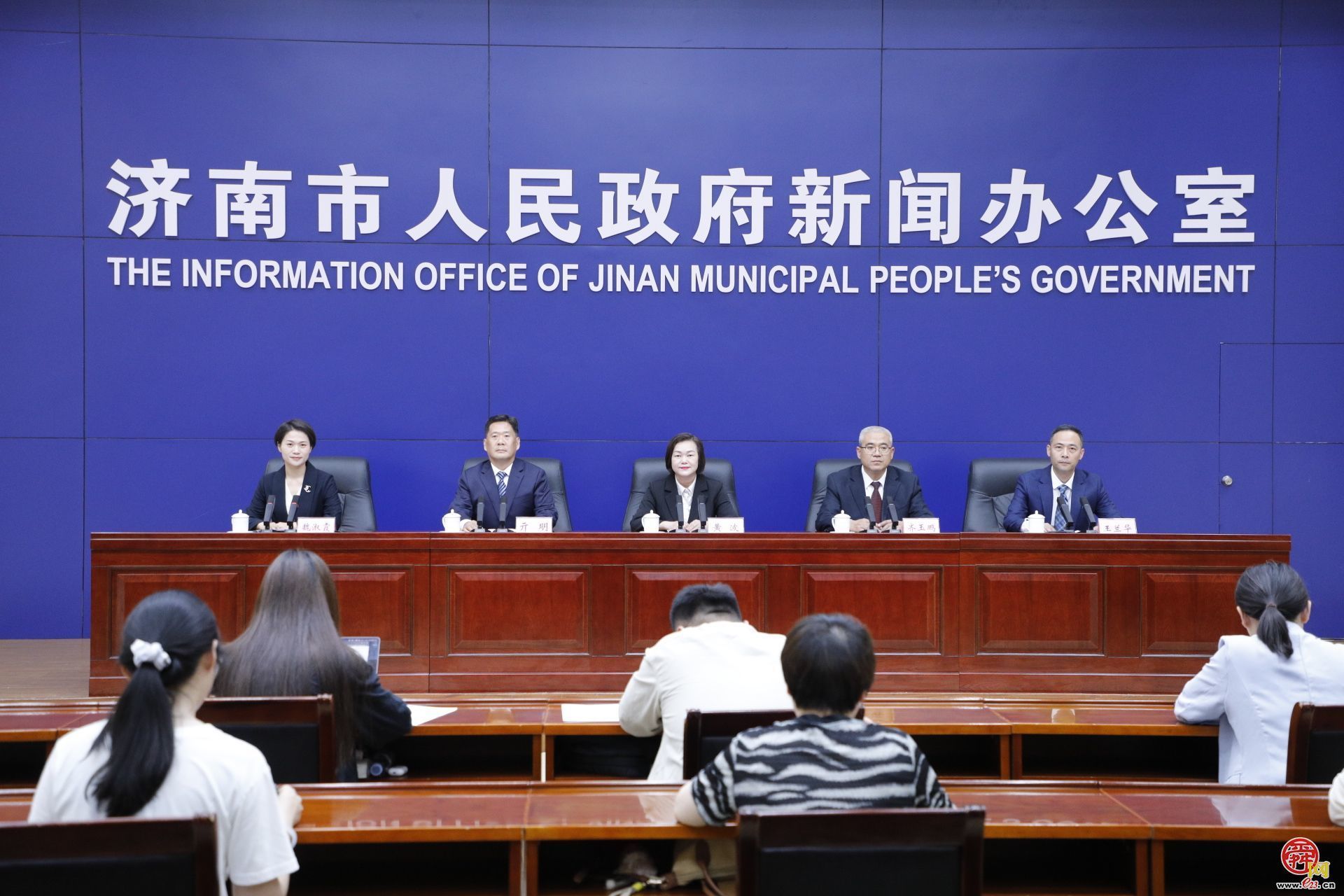 2025年，济南市供销社系统计划改造提升为农服务中心3处、全程土地托管面积达到12万亩