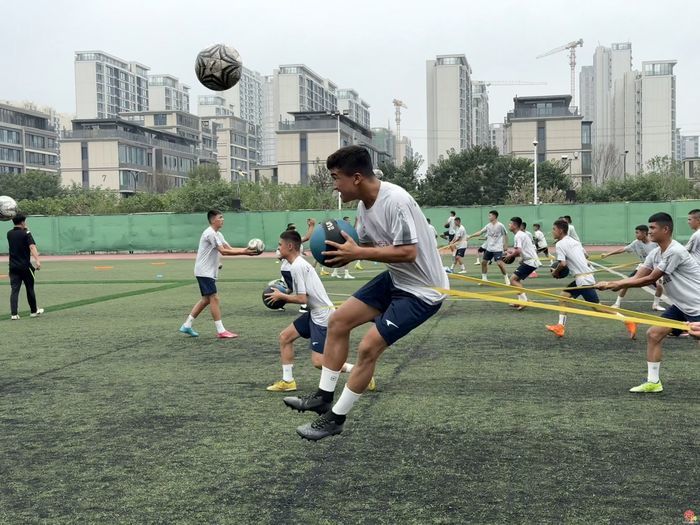 鲁疆青少年足球人才联合培养计划启动！首批喀什“足球泰山班”学员入驻山东师大附中