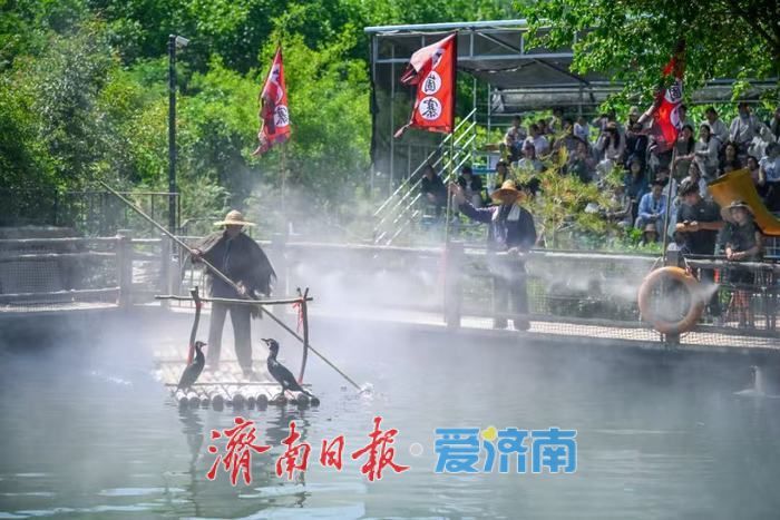 国庆假期秘境石崮寨火爆出圈！石崮寨三娘坐镇才艺大舞台，江湖好戏轮番上演