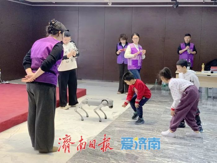 “家门口的科学”走进山东书城